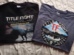 aroundtherailing:  my new title fight t-shirts are so nice 