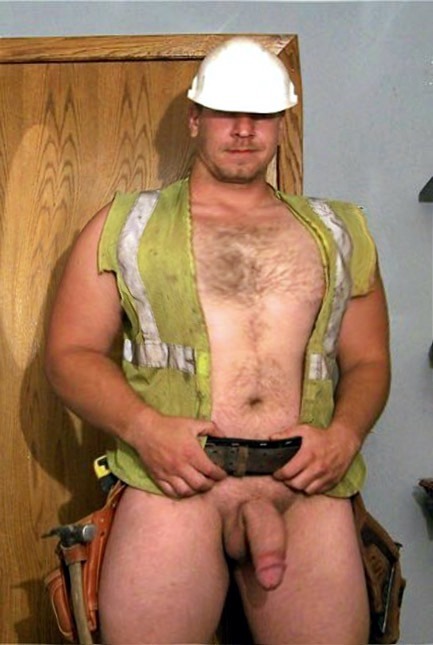 phd-bullrider:  I’d fuckin’ love for him to work his massive tool on me! 