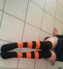 thigh-high-socks:  knee High Socks.  So cute, I love my thigh high socks.