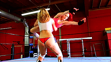 catfightfan:  Lucky O’shea vs. Brooke Wylde @ Combat Fetish 