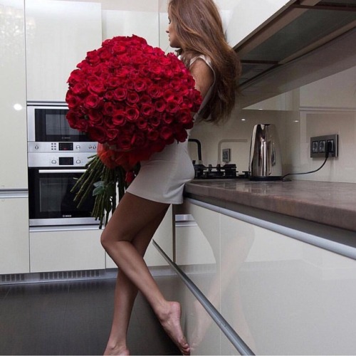 Do you ever get suspicious if your man surprises you with flowers? (Like as if he’s guilty to 