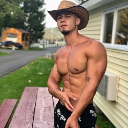 hugoaf:  MORE PHOTOS