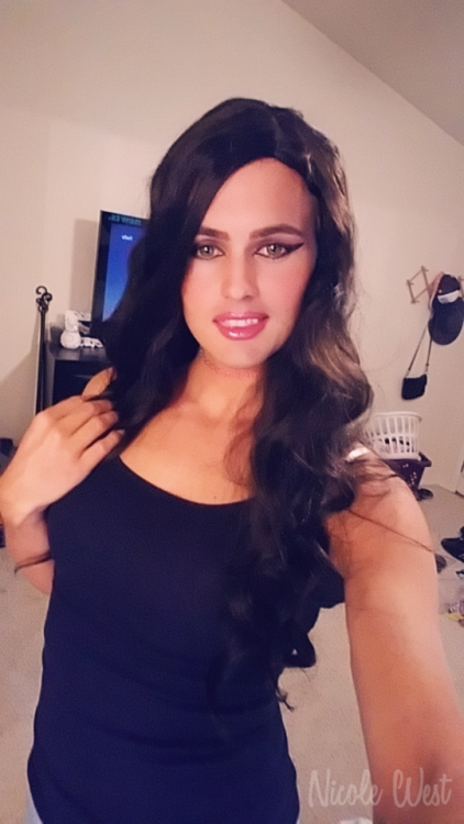 missnicolewest:  New hair  Fucking gorgeous porn pictures