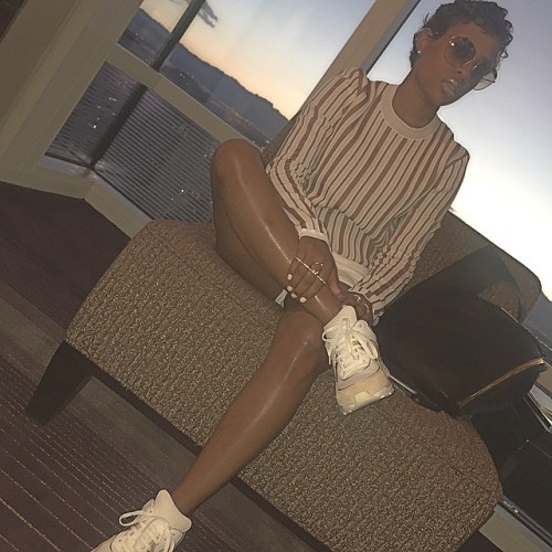 Porn Pics allthingsbootiful:  DeJ Loaf