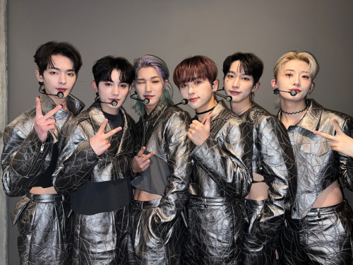 230405 OnlyOneOf Official Twitter