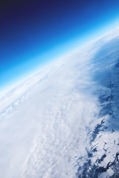 eskaliding:  incolo:  asthmas: A. Molokin, A Piece of the Blue Marble  I follow back