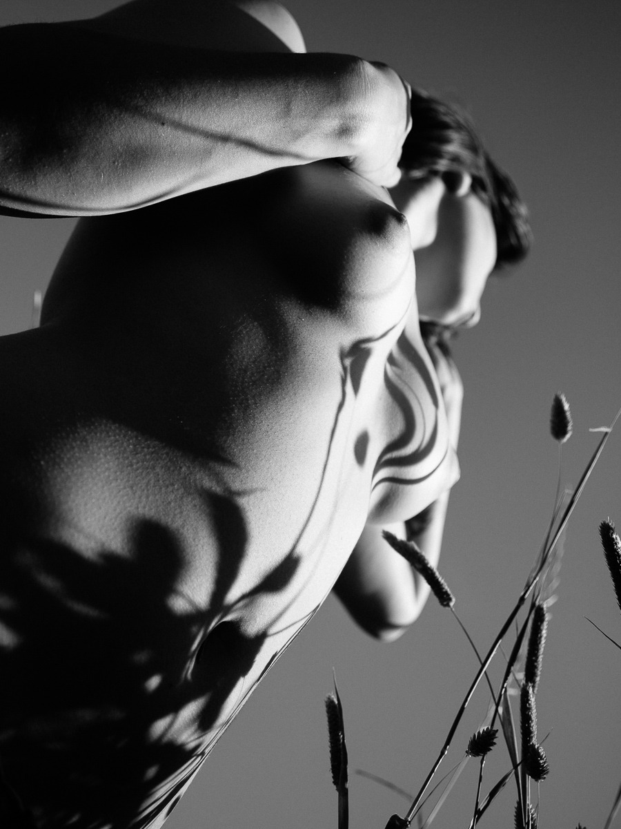 pwsfineartnudes:  nudaluce:  Outsidewith Martina My Website :: My Facebook Page 