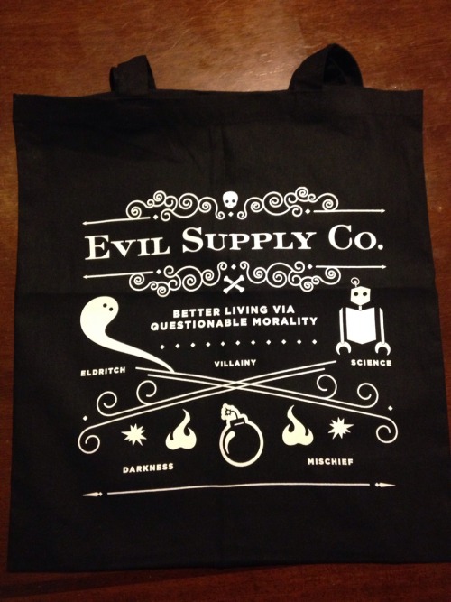 mstoad:Yay! Finally got my Evil Supply Co tote. Love it!