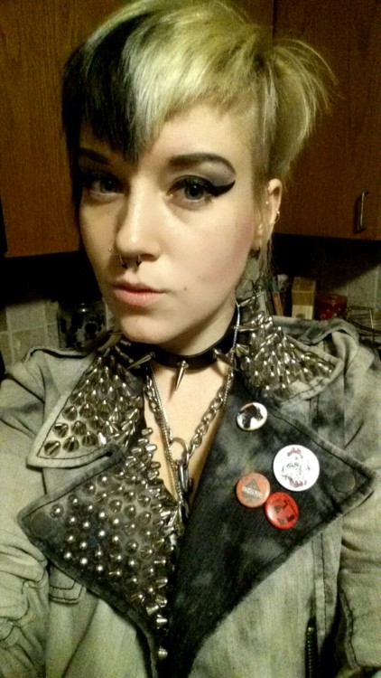 whitnasty77:   Kitchen selfiez. Why not? 
