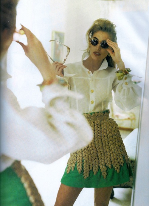 dariabessonova:US Vogue March 1992Spring GreenModel: Elaine IrwinPh: François HalardFashion Editor: 