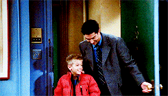 princesconsuela:  F.R.I.E.N.D.S APPRECIATION WEEK Day 4: Favorite Scene(s)  Phoebe’s glorious Pac-Man outburst  