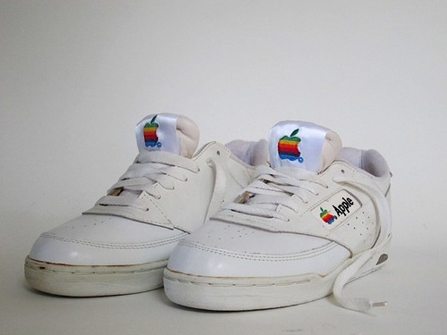 Vintage Apple 90’s Sneakers