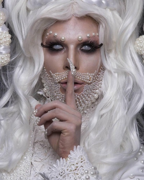 It’s oh so quiet, shhhh, shhhh… @ikarokadoshi #Bjork … . #dragqueen #makeup #drag #drag