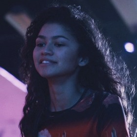 so.. zendaya won an emmy award yesterday.. and she so deserved it! i love rue and i loved rocky from