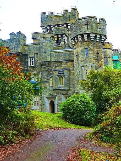 legendary-scholar:  Wray Castle, Cumbria, England.