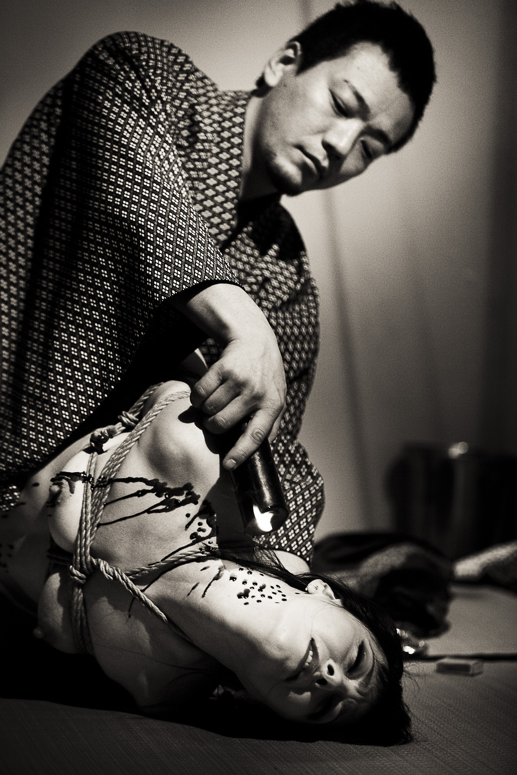 bondageisnotacrimeparis:  ce mois ci je vous propose trois photos en tirage limités