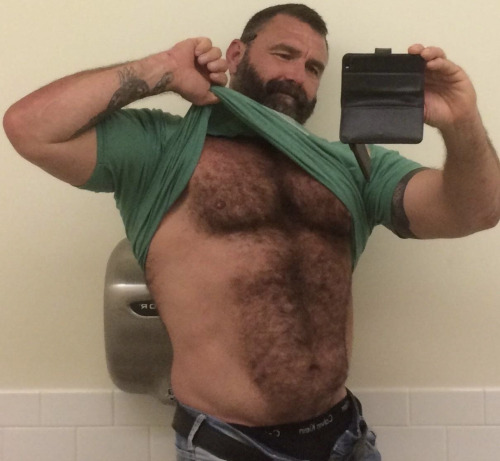 XXX im-a-sucker-for-hairy-daddies:👅👅👅 photo