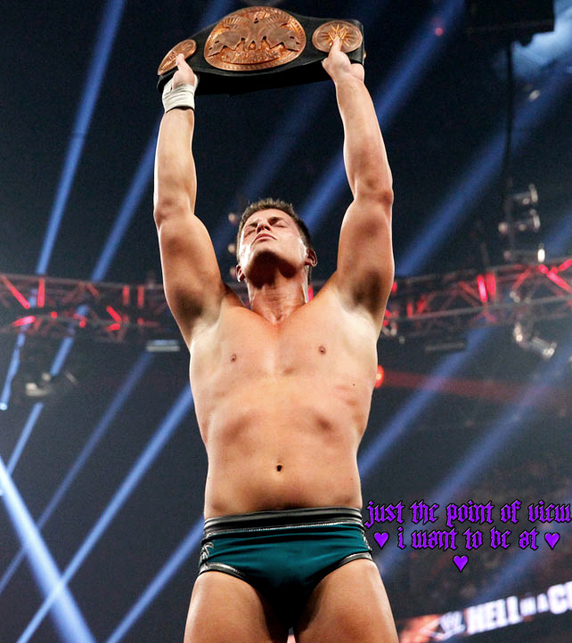 jasindarkblood:  ♥ Cody’s crotch in my face, me happy 3:) ♥