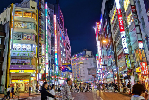 ileftmyheartintokyo:  Purple night,Ikebukuro,Tokyo by namhdyk on Flickr.