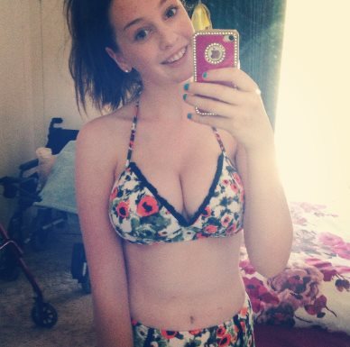 candy-for-teens:  Hot Babe At Snapchat Ring 