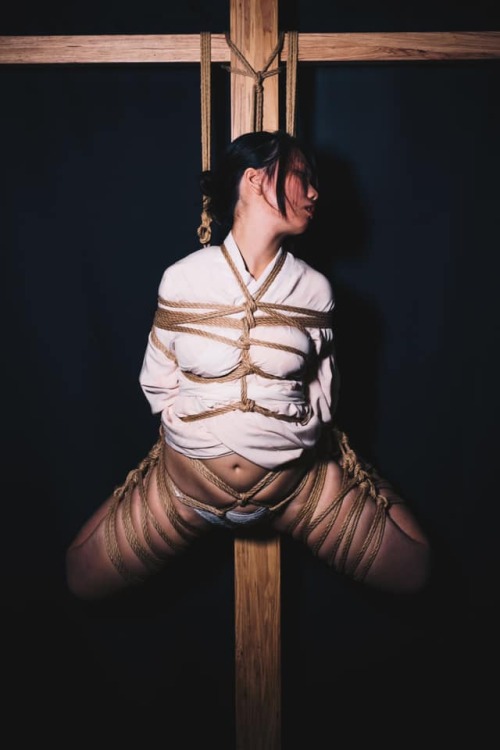 justscreenshots:Kinbaku SubayModel KPhoto