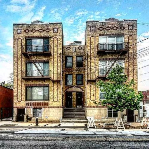 Apartment houses in #Allerton, #the_Bronx. This is one of my favorite buildings in the entire city. 