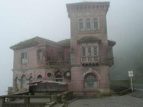 odditiesoflife:  Abandoned (Haunted) Hotel in Colombia The Hotel del Salto is located near Tequendama Falls on the Bogotá River in Colombia. It was opened in 1924 and shut its doors in the 1990′s. The hotel’s Gothic design is perfectly enhanced by