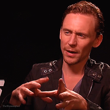 tinchentitri:thehumming6ird:So… for my 15,000 post I decided on yet more gratuitious Hiddles Hand Po