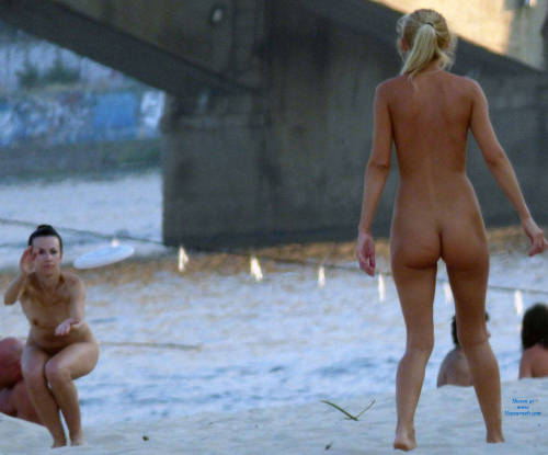 Life Here Smooth And Naked