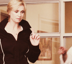 sedfierisentioetexcrucior:#best moments in the history of tv tbh