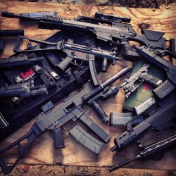 gunsdaily:  @tommybuilt #tbt from a fun range day last year. I need to get back out to the range more often. #hk #hksmith #nocompromise #ump #mp5sd #mp5k #usp9 #g36c #mp5 #g36k #psg8 #416d #aac #pewpewpew #bangbang #igmilitia #gunoftheday #gunporn @heckle