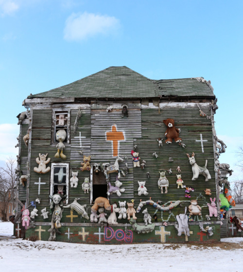 devidsketchbook: THE HEIDELBERG PROJECT  The Heidelberg Project is art, energy, and community -