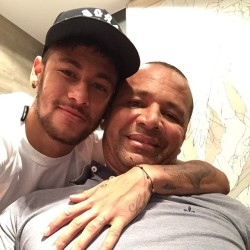 fzneymar:  Neymar und sein Dad (06.11.2014)