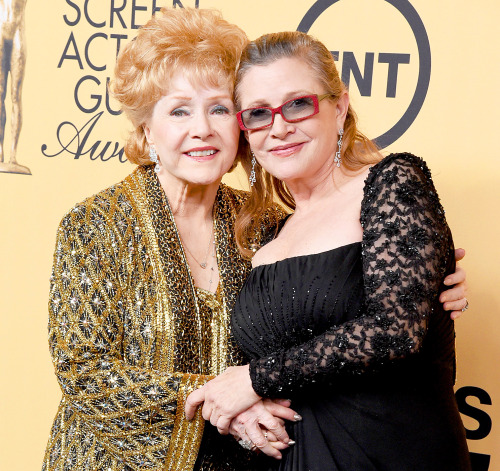  “She wanted to be with Carrie.” - Todd FisherR.I.P. Miss Debbie Reynolds…our Princess has le