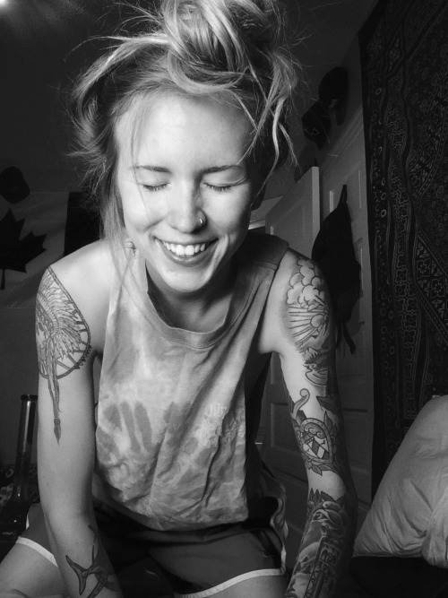 thatonebl0nde:Happy selfie update for my own benefit, bc I feel great