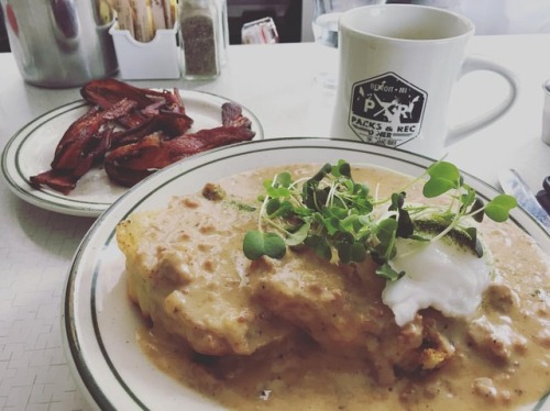 Last meal in Detroit was #lambbacon #biscuitsandgravy #parksandrec (at Parks &amp; Rec)