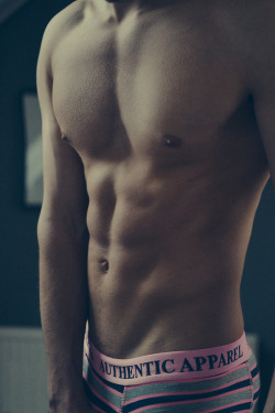 youngdreamerlove:  *_* wooow *_*(love abs) -follow me