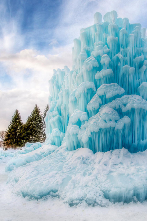 imposingtrends:Ice Castle | IT | Facebook | Instagram
