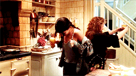 rottenwasp:       get to know me  +  favorite movies    Practical Magic (1998)