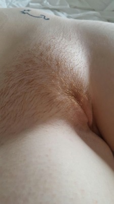 littlemisssredd:Kyle told me to go with out shaving for a little while. I figured I’d share for those of you who like a little bush 