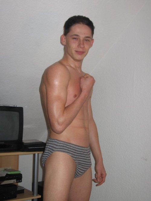 mostlymensunderwear: Twink showing off in his bulging briefs