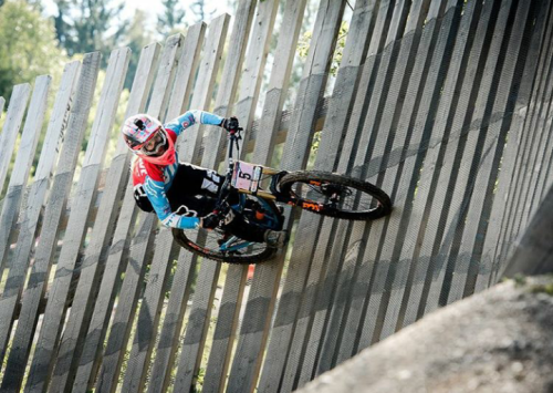 bikesandpunk:  come with me now…