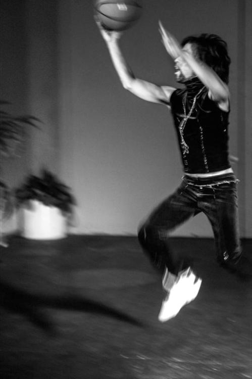 ghettostills: twixnmix:    Prince playing basketball at his Minnesota estate Paisley Park, circa 1999.   (Photos by Steve Parke)    All I’m thinking about is Charlie Murphy’s story  