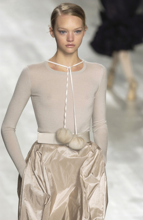 gaptoothbitch:MAXMARA FW 2005