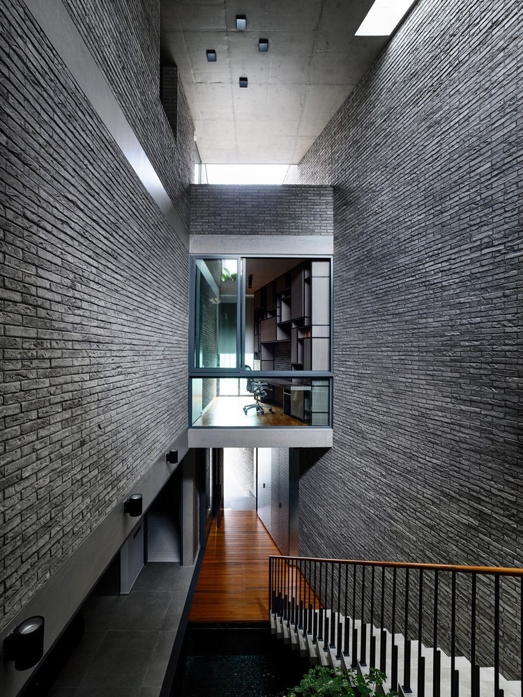 architorturedsouls:  Surprising Seclusion / HYLA Architectsph: Derek Swalwell