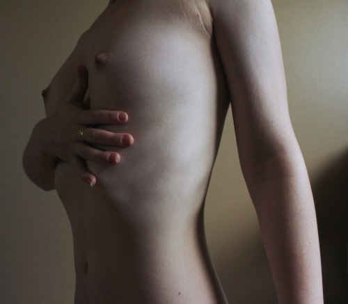 beneaththis-skin:  I trace my fingers in patterns along your skin. 