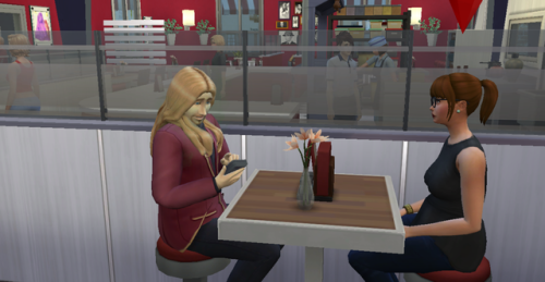 Noah and Ashley went on a cute little breakfast date at a fifties diner. Ashley ordered for the two 