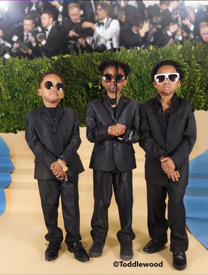 Moni in the Middle