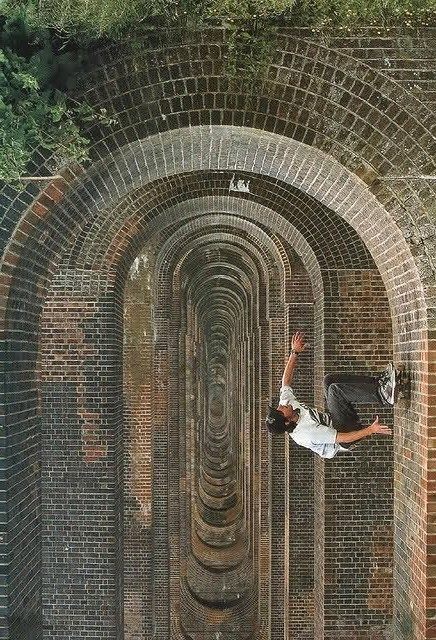 s-w-a-n-g:  http://s-w-a-n-g.tumblr.com 