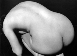 tendernudes:  Imogen Cunningham, Nude, 1932. 
